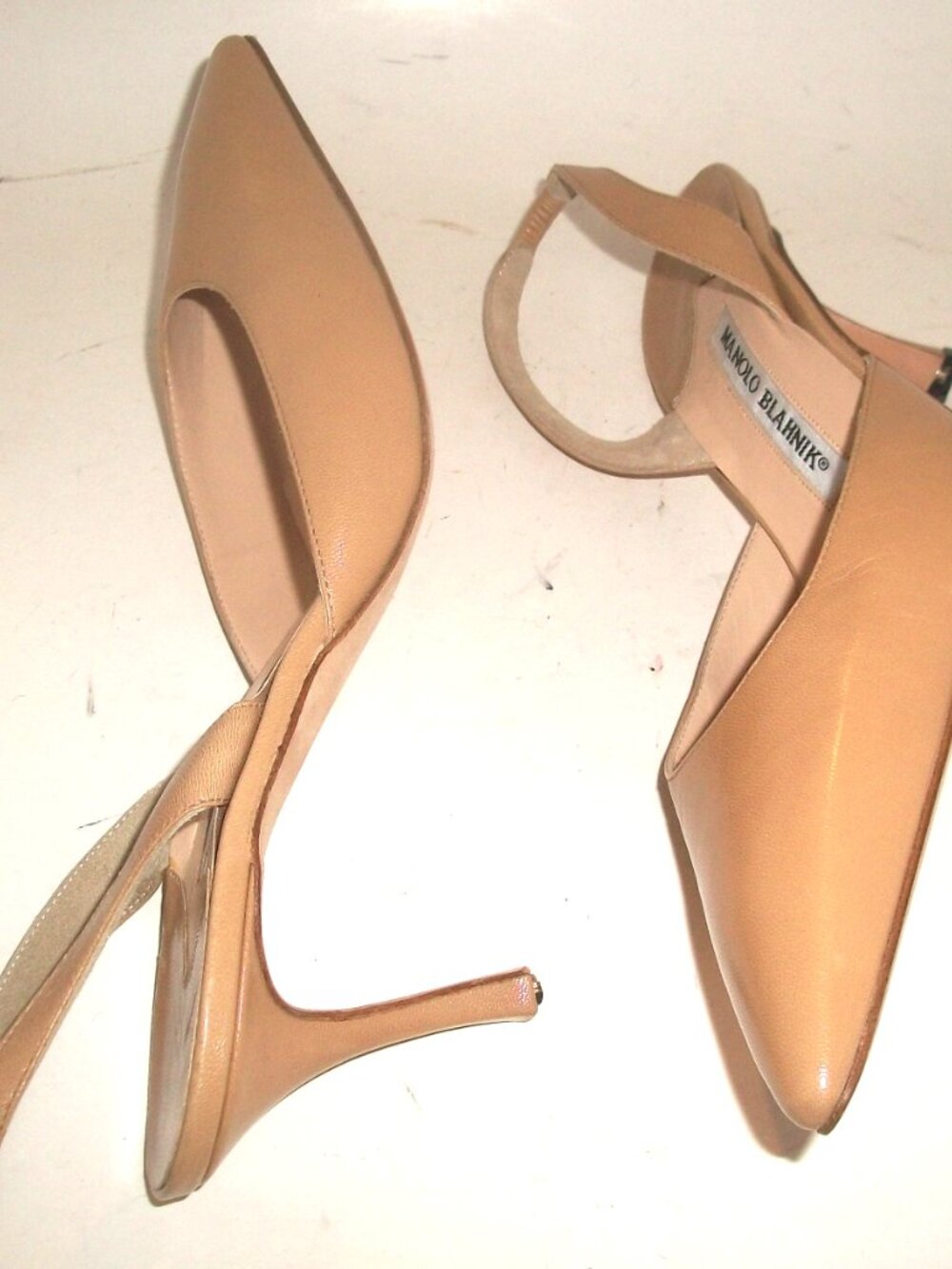 Manolo Blahnik Carolyne Beige Leather Slingback Mid-Heel Pumps 38.5M 8.5M READ - Picture 10 of 10